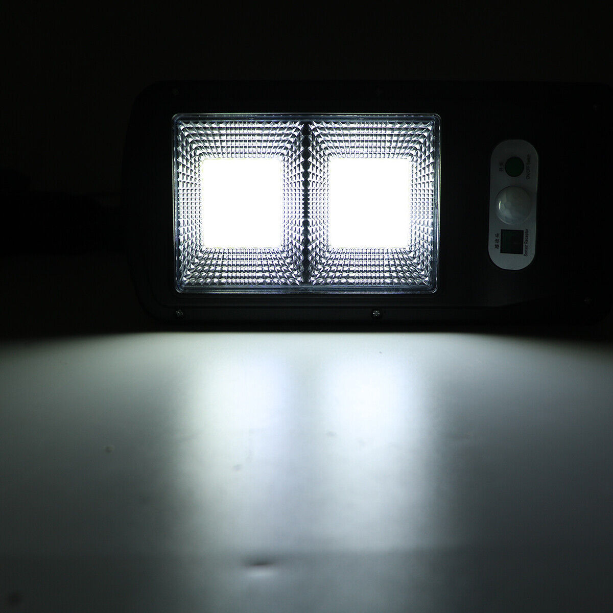 Set 4 Lampi cu incarcare solara, 108 LED-uri COB, senzor de miscare si telecomanda